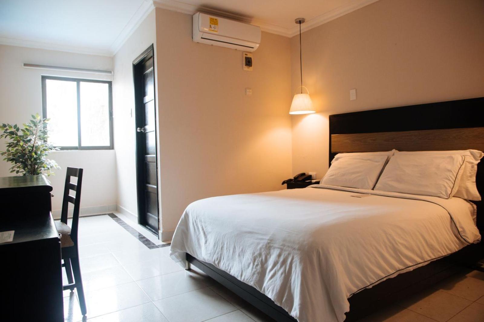 Hotel Genova Centro บาร์รังกีญา ภายนอก รูปภาพ