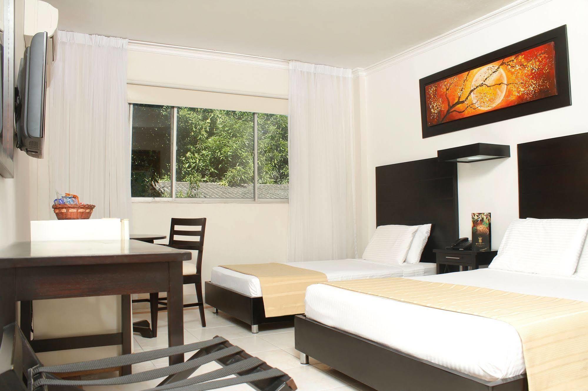 Hotel Genova Centro บาร์รังกีญา ภายนอก รูปภาพ